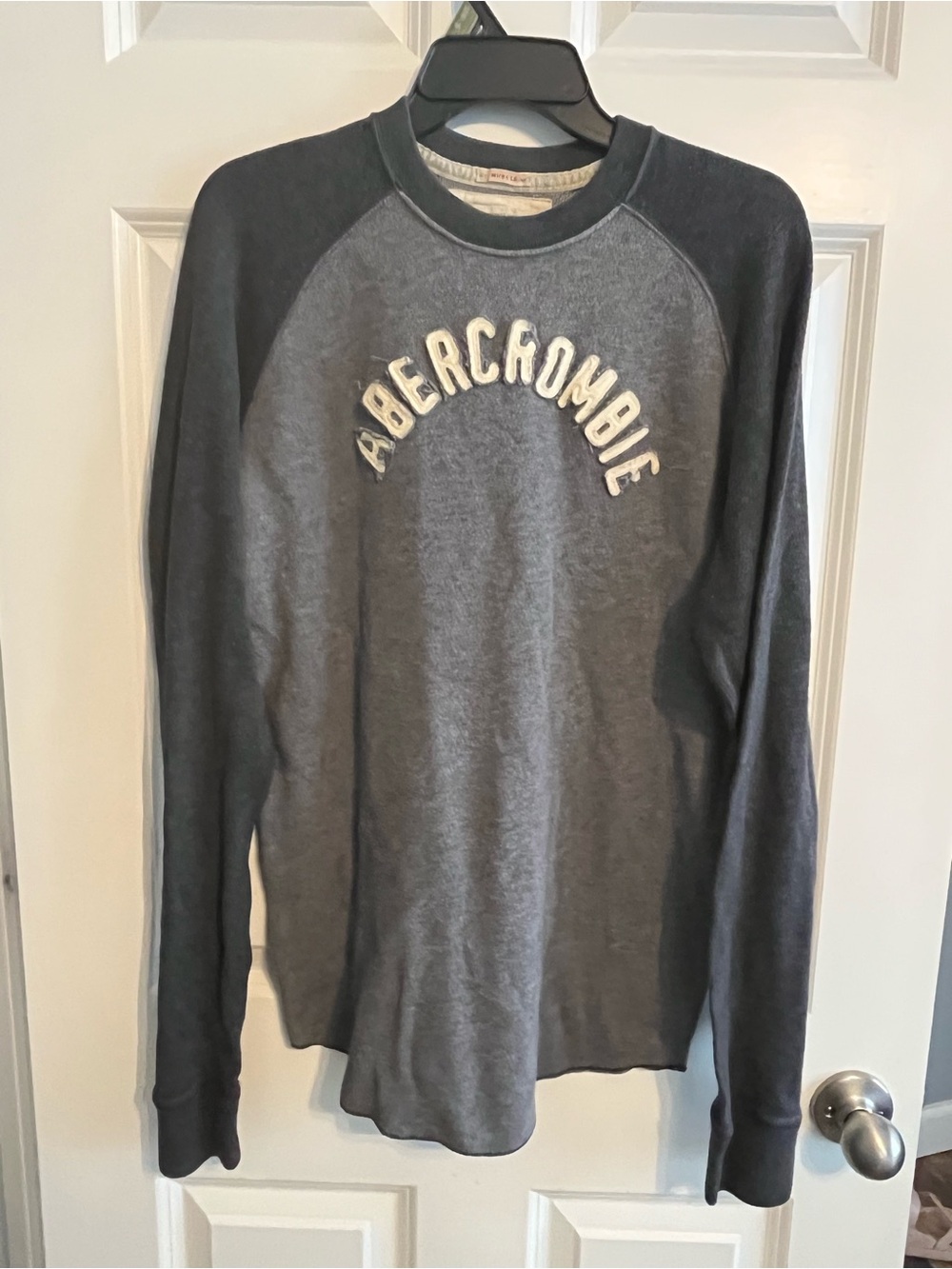 Abercrombie & Fitch Vintage Men's Gray Crewneck Logo Sweater